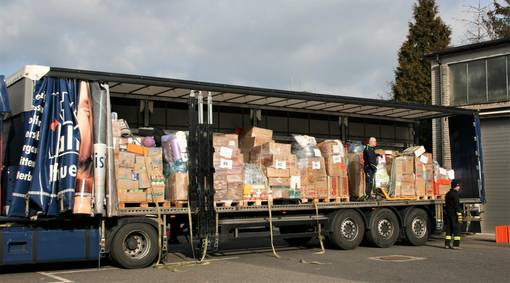 Alle Fahrzeuge aus ABI waren pickpacke voll beladen © Landkreis Anhalt-Bitterfeld